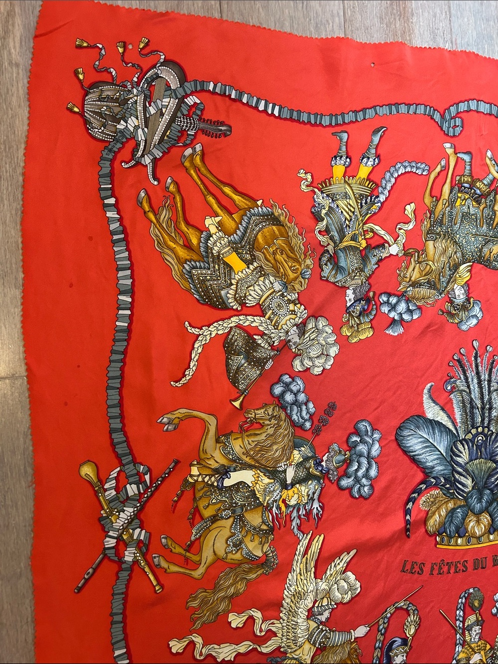HERMES Silk Les Fetes du Roi Soleil Scarf 35”Red Illustrated Gold Black Accents - Picture 5 of 14